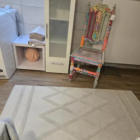 Exklusives 2 Dachstudio Mit Kamin Perfekte Lage Fuer Phantasialand Und Koeln Messe Inkl Parkplatz Und Vollausstattung *