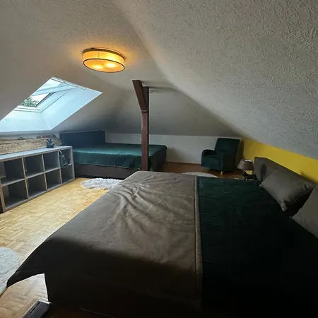 Exklusives 2 Dachstudio Mit Kamin Perfekte Lage Fuer Phantasialand Und Koeln Messe Inkl Parkplatz Und Vollausstattung *