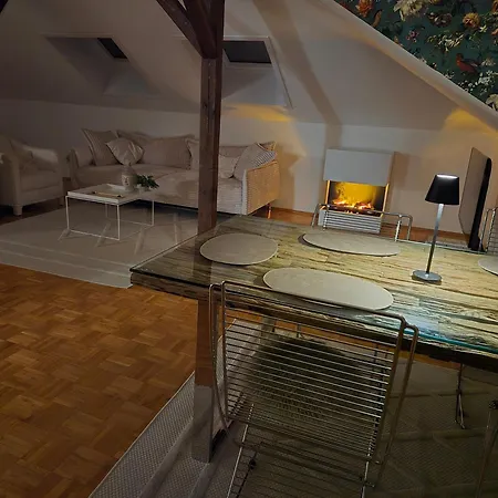Exklusives 2 Dachstudio Mit Kamin Perfekte Lage Fuer Phantasialand Und Koeln Messe Inkl Parkplatz Und Vollausstattung Apartment *