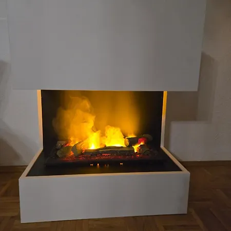 Exklusives 2 Dachstudio Mit Kamin Perfekte Lage Fuer Phantasialand Und Koeln Messe Inkl Parkplatz Und Vollausstattung Apartment *