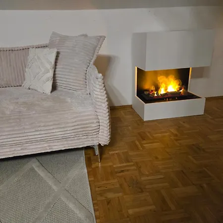 Exklusives 2 Dachstudio Mit Kamin Perfekte Lage Fuer Phantasialand Und Koeln Messe Inkl Parkplatz Und Vollausstattung Norvenich