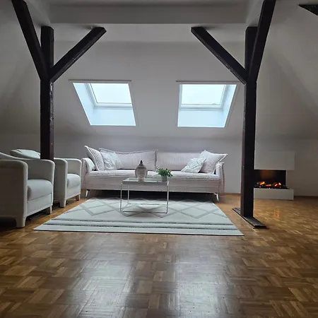 Exklusives 2 Dachstudio Mit Kamin Perfekte Lage Fuer Phantasialand Und Koeln Messe Inkl Parkplatz Und Vollausstattung Apartment *