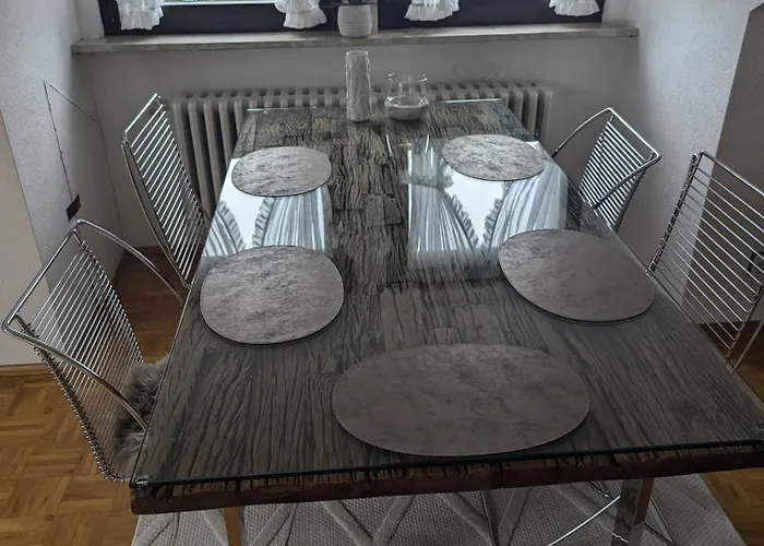 Exklusives 2 Dachstudio Mit Kamin Perfekte Lage Für Phantasialand Und Köln Messe Inkl Parkplatz Und Vollausstattung