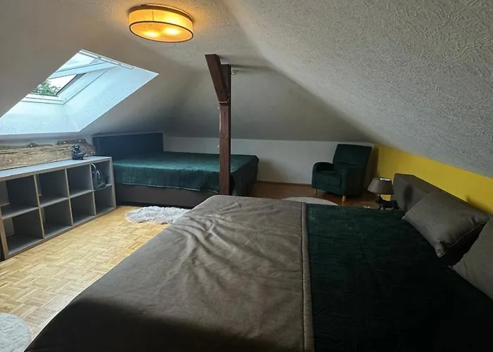 Exklusives 2 Dachstudio Mit Kamin Perfekte Lage Fuer Phantasialand Und Koeln Messe Inkl Parkplatz Und Vollausstattung *