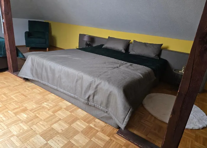 Exklusives 2 Dachstudio Mit Kamin Perfekte Lage Fuer Phantasialand Und Koeln Messe Inkl Parkplatz Und Vollausstattung * Norvenich