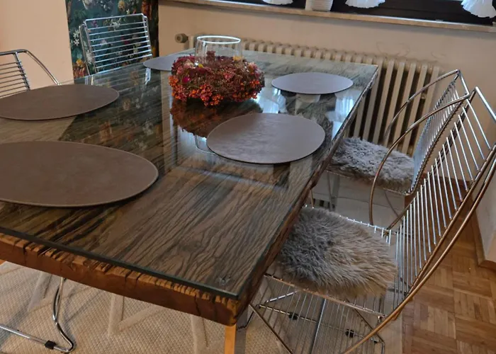 Apartment Exklusives 2 Dachstudio Mit Kamin Perfekte Lage Für Phantasialand Und Köln Messe Inkl Parkplatz Und Vollausstattung *