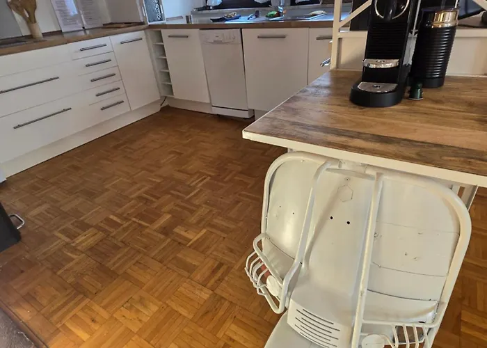 Exklusives 2 Dachstudio Mit Kamin Perfekte Lage Fuer Phantasialand Und Koeln Messe Inkl Parkplatz Und Vollausstattung Appartement